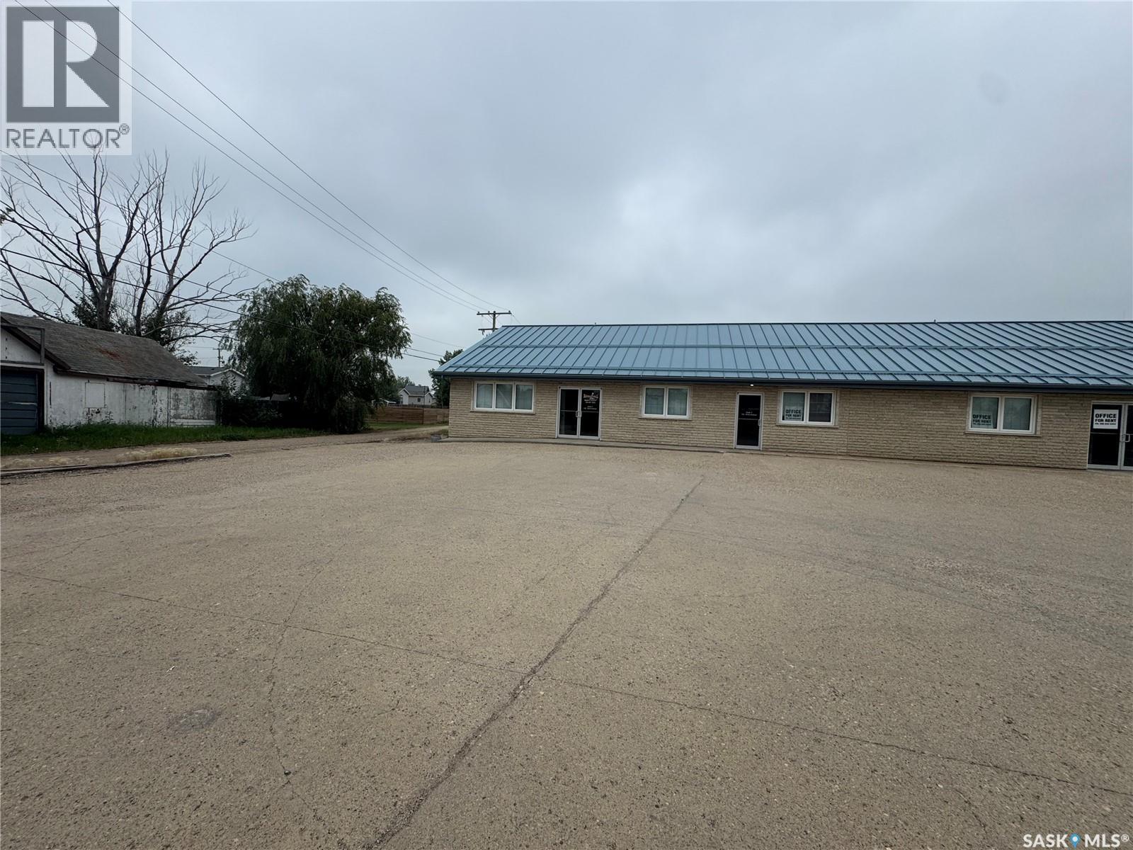 102 Sims Avenue, Weyburn, Saskatchewan  S4H 0A2 - Photo 3 - SK014755
