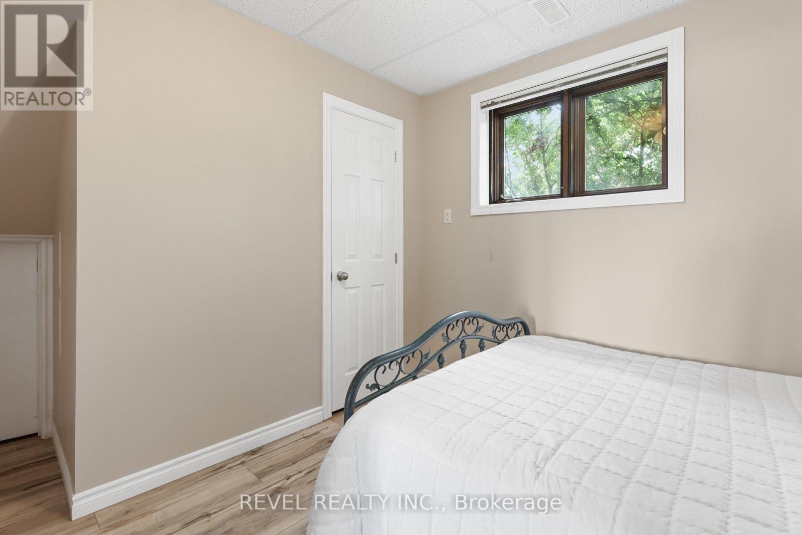 126 Pinewood Boulevard, Kawartha Lakes, Ontario  K0M 2T0 - Photo 22 - X12326551