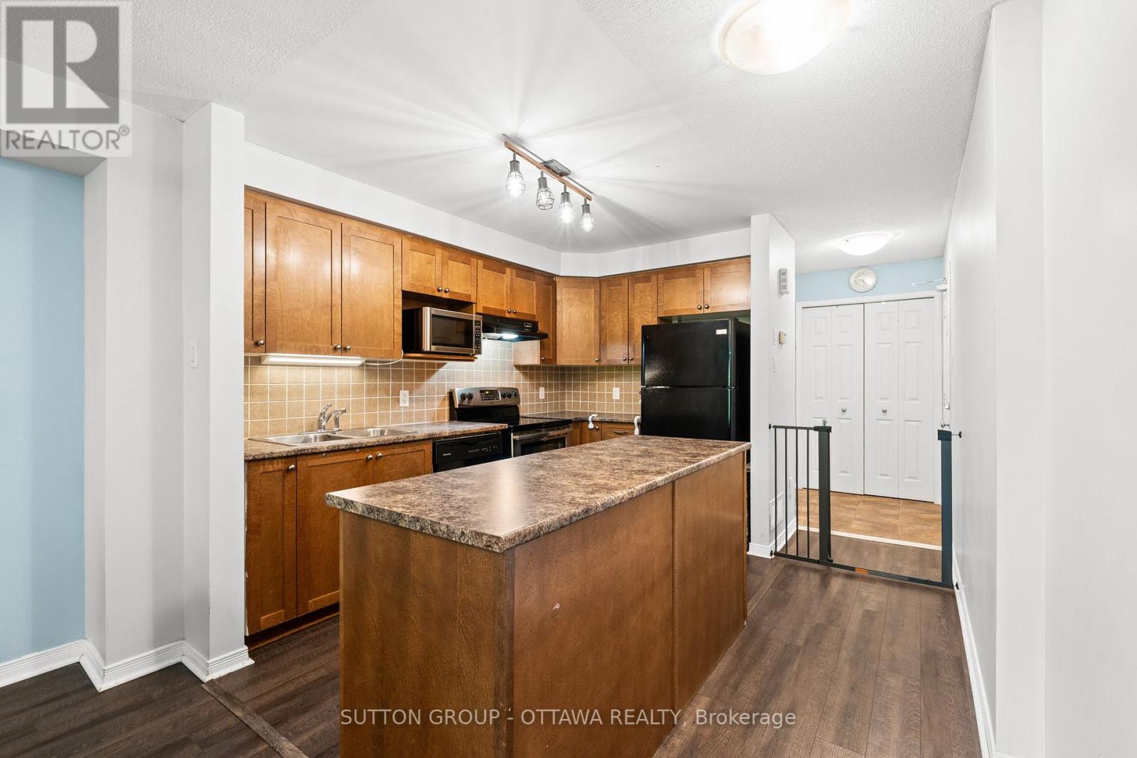 159 Keltie Private, Ottawa, Ontario  K2J 0A1 - Photo 8 - X12326542