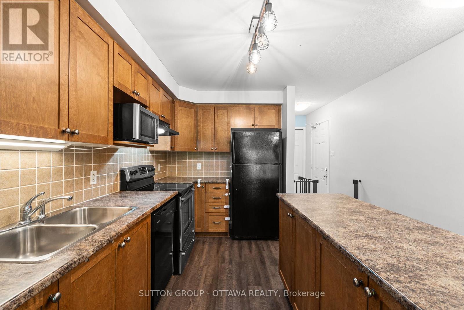 159 Keltie Private, Ottawa, Ontario  K2J 0A1 - Photo 9 - X12326542