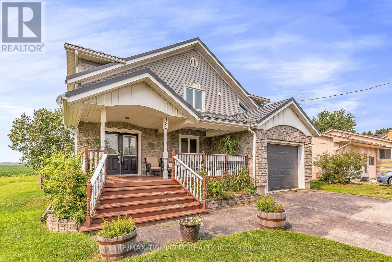 Property at 182 SNYDERS ROAD W image 2
