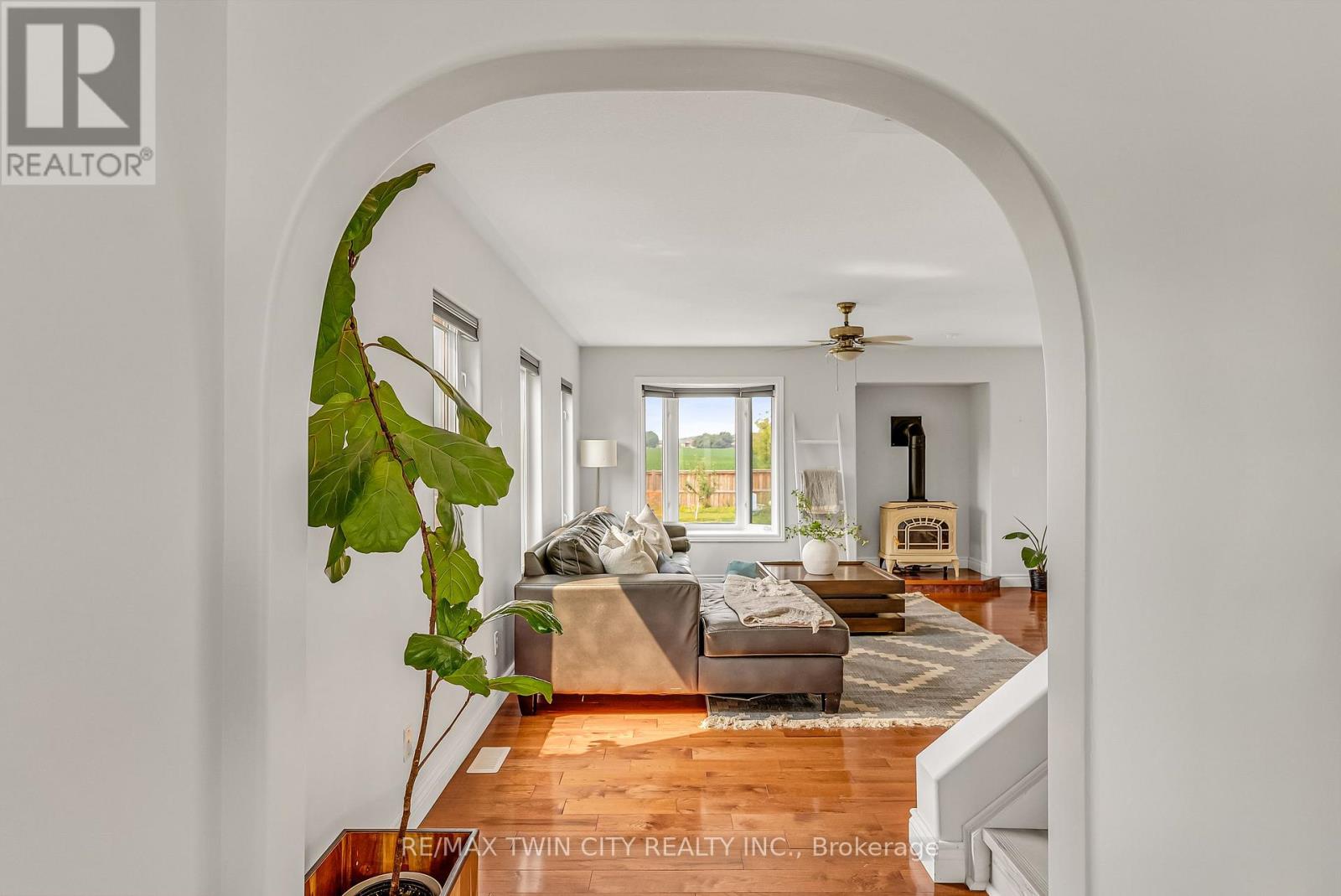 Property at 182 SNYDERS ROAD W image 5