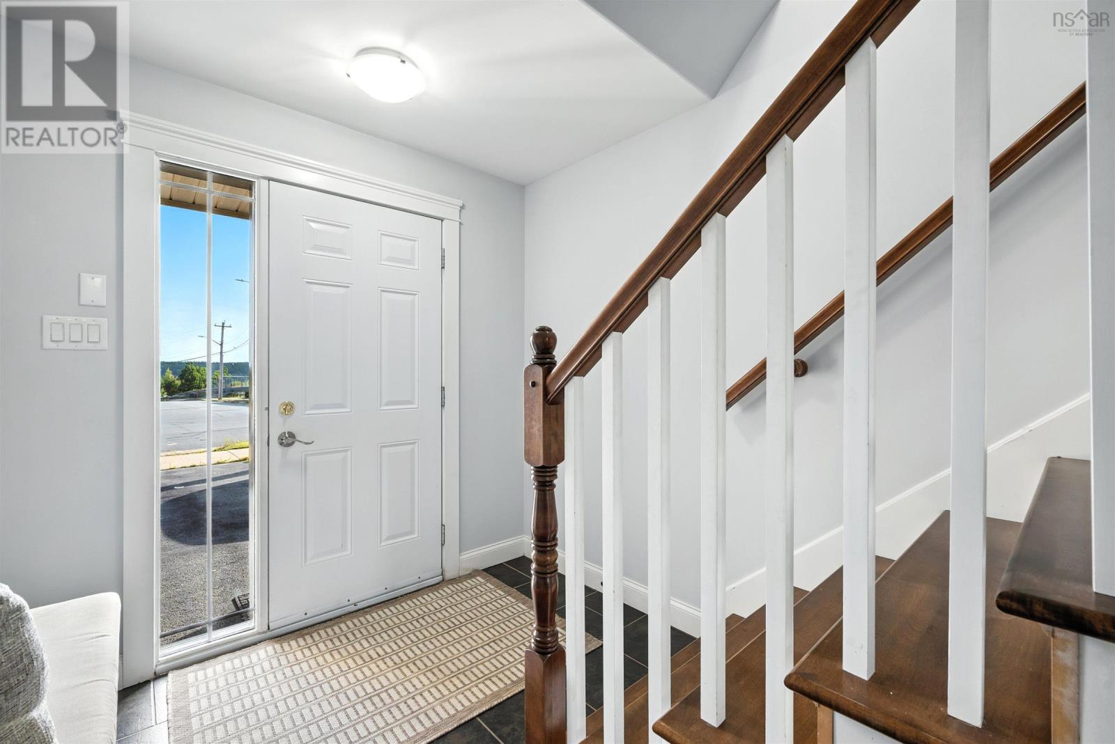 207 Transom Drive, Halifax, Nova Scotia  B3M 4T8 - Photo 4 - 202519661