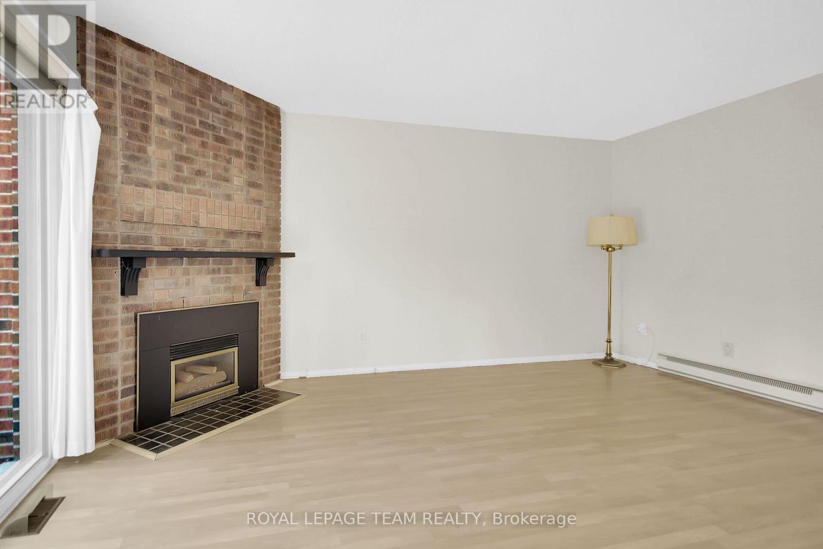 Property at 13 BETHUNE WAY image 5