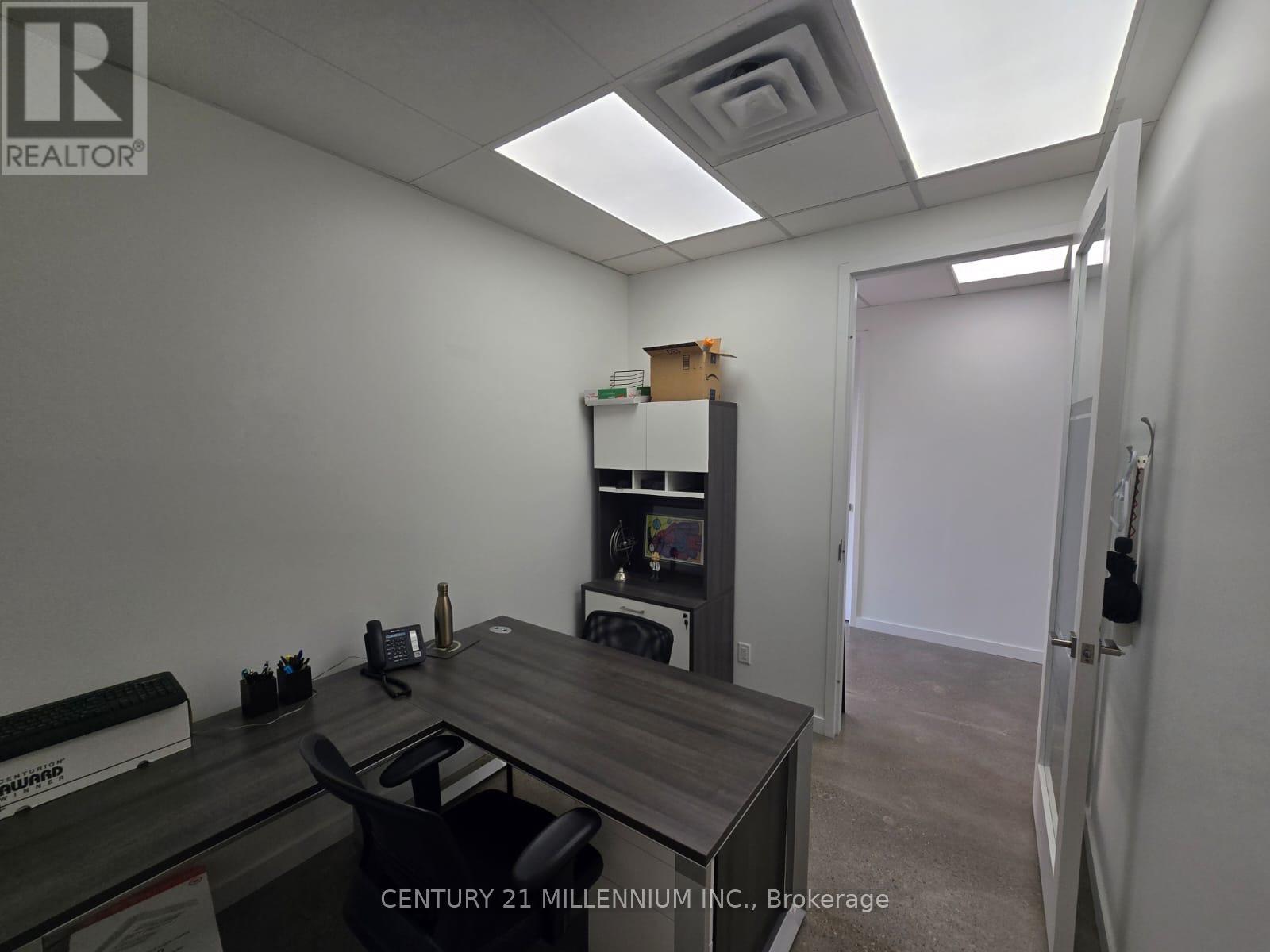 Unit B - 181 Queen Street E, Brampton, Ontario  L6W 2B3 - Photo 2 - W12250230