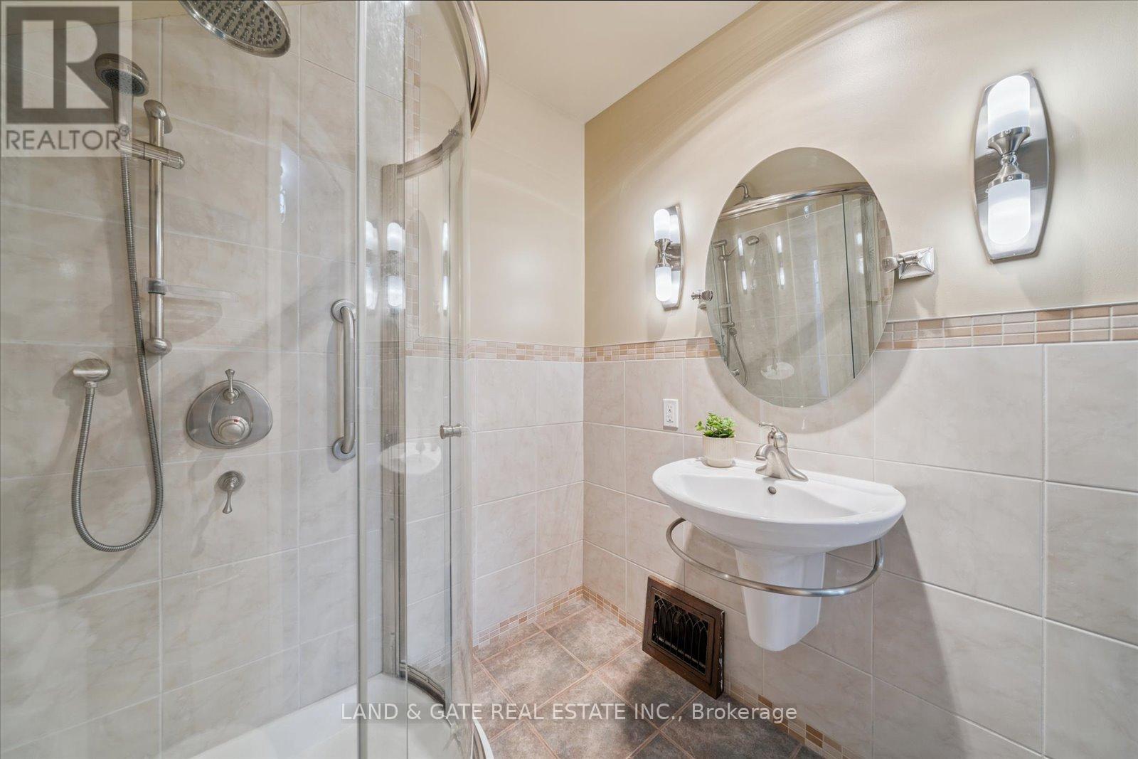 148 Pine Street, Whitby, Ontario  L1N 3X2 - Photo 34 - E12325425