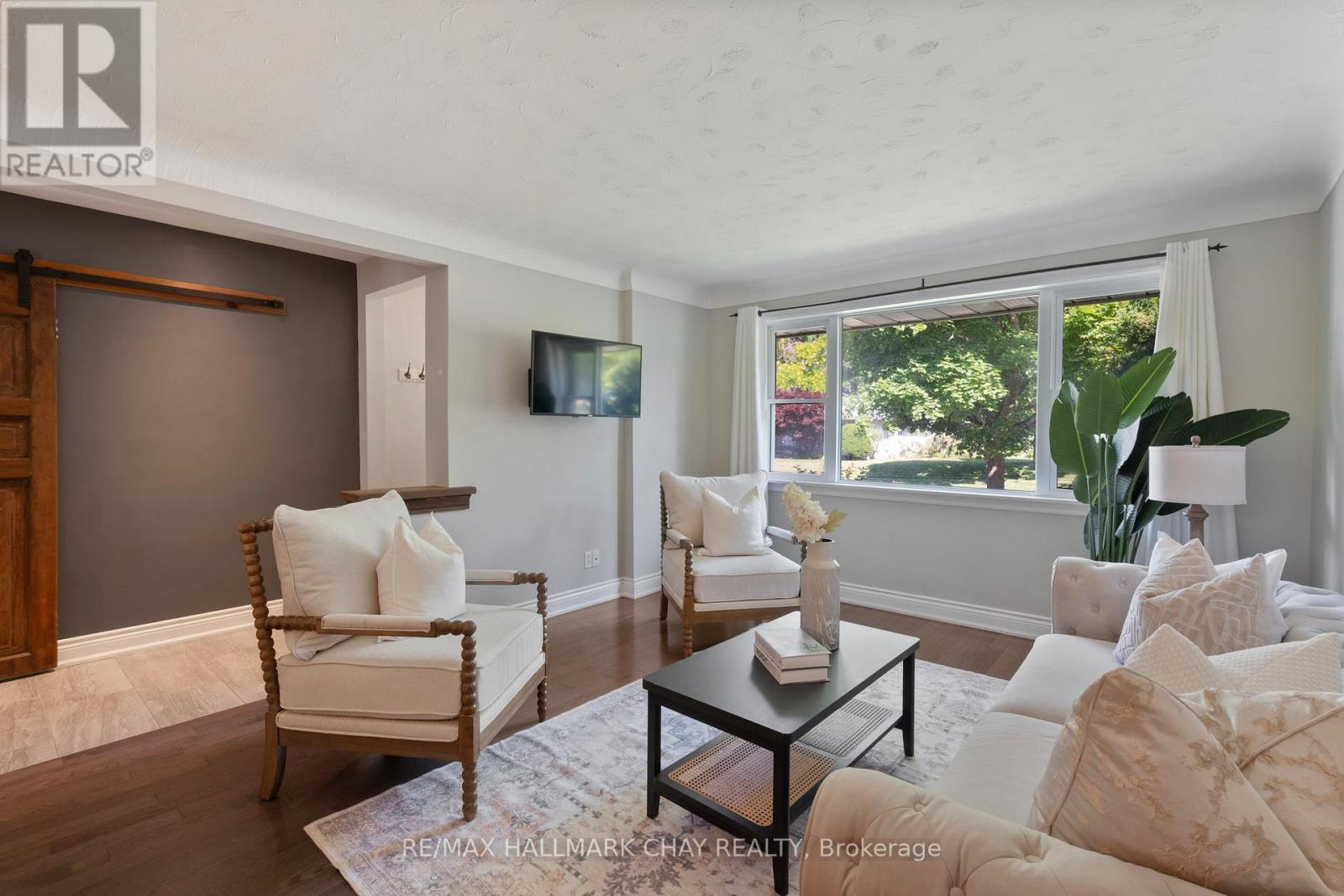 Property at 205 WELLINGTON STREET E image 4