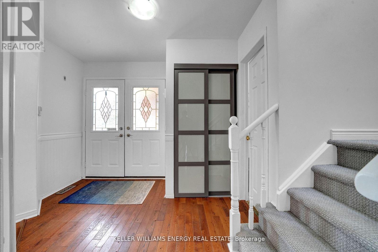 Property at 34 HOGAN CRESCENT image 5