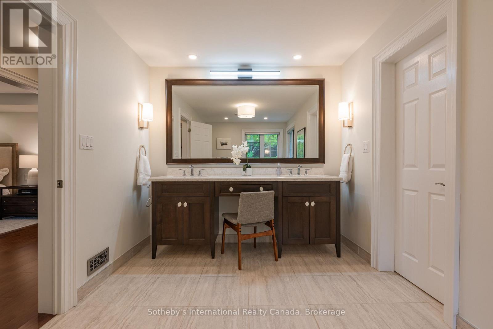 130 Blyth Crescent, Oakville, Ontario  L6J 5H6 - Photo 26 - W12326739