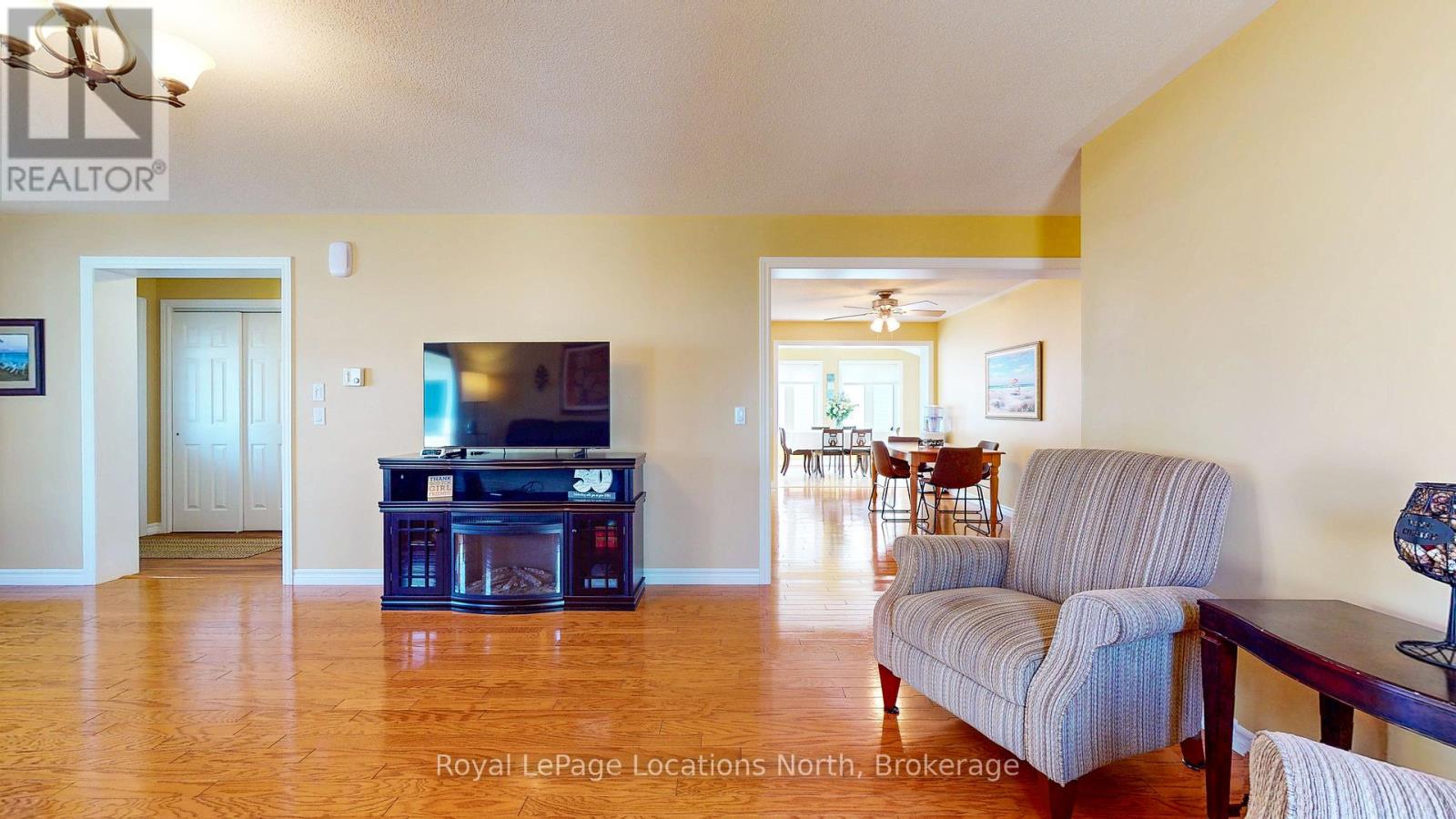 20 Illinois Crescent, Wasaga Beach, Ontario  L9Z 3A8 - Photo 10 - S12326743