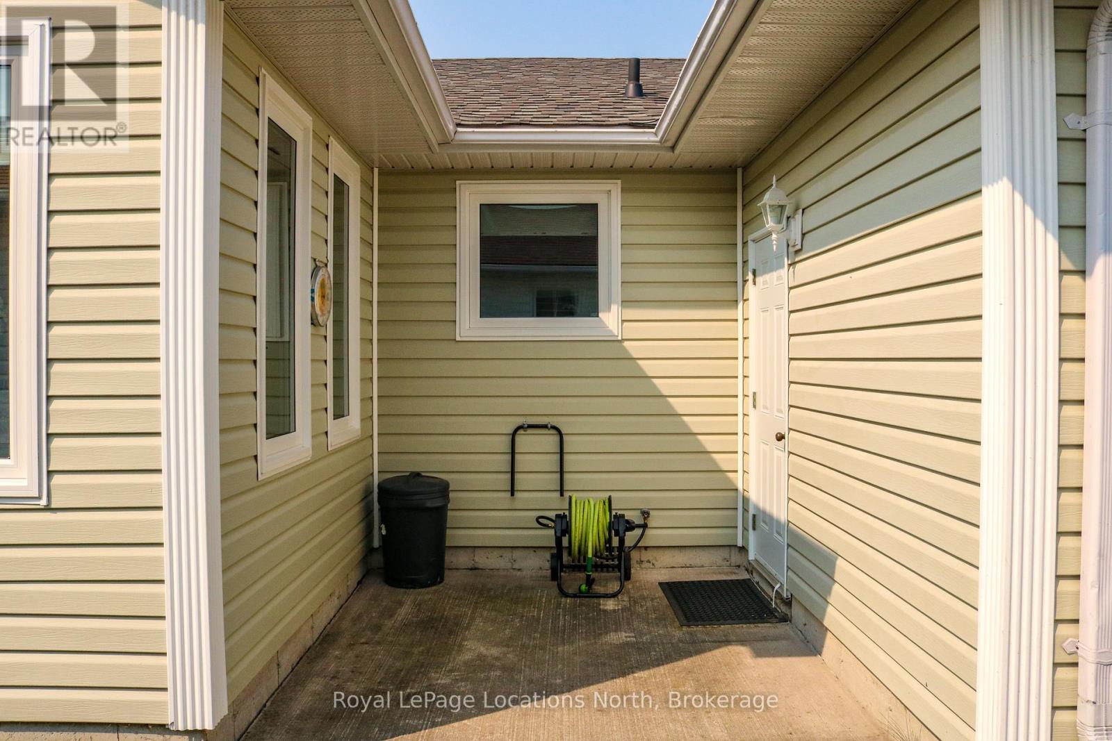 20 Illinois Crescent, Wasaga Beach, Ontario  L9Z 3A8 - Photo 21 - S12326743
