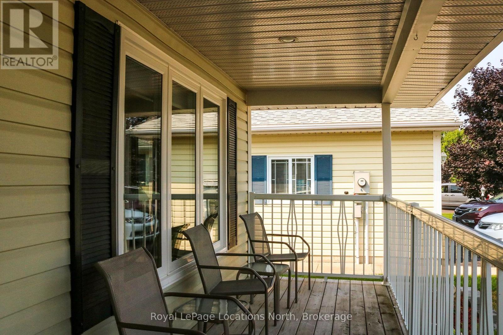 20 Illinois Crescent, Wasaga Beach, Ontario  L9Z 3A8 - Photo 4 - S12326743