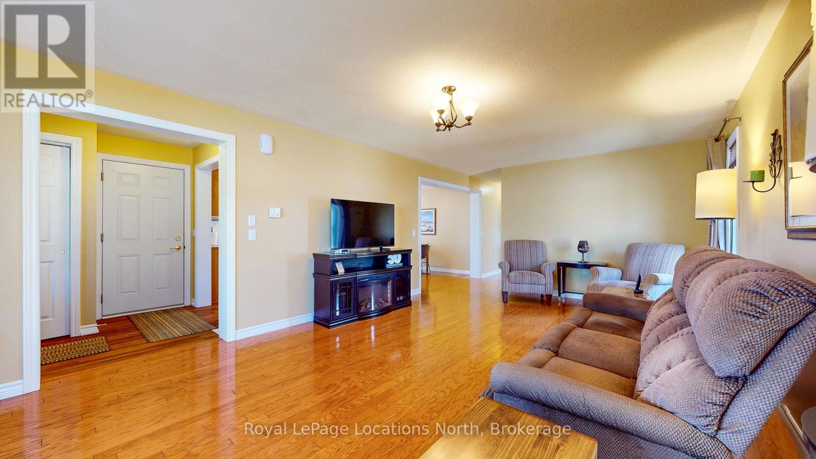 20 Illinois Crescent, Wasaga Beach, Ontario  L9Z 3A8 - Photo 7 - S12326743