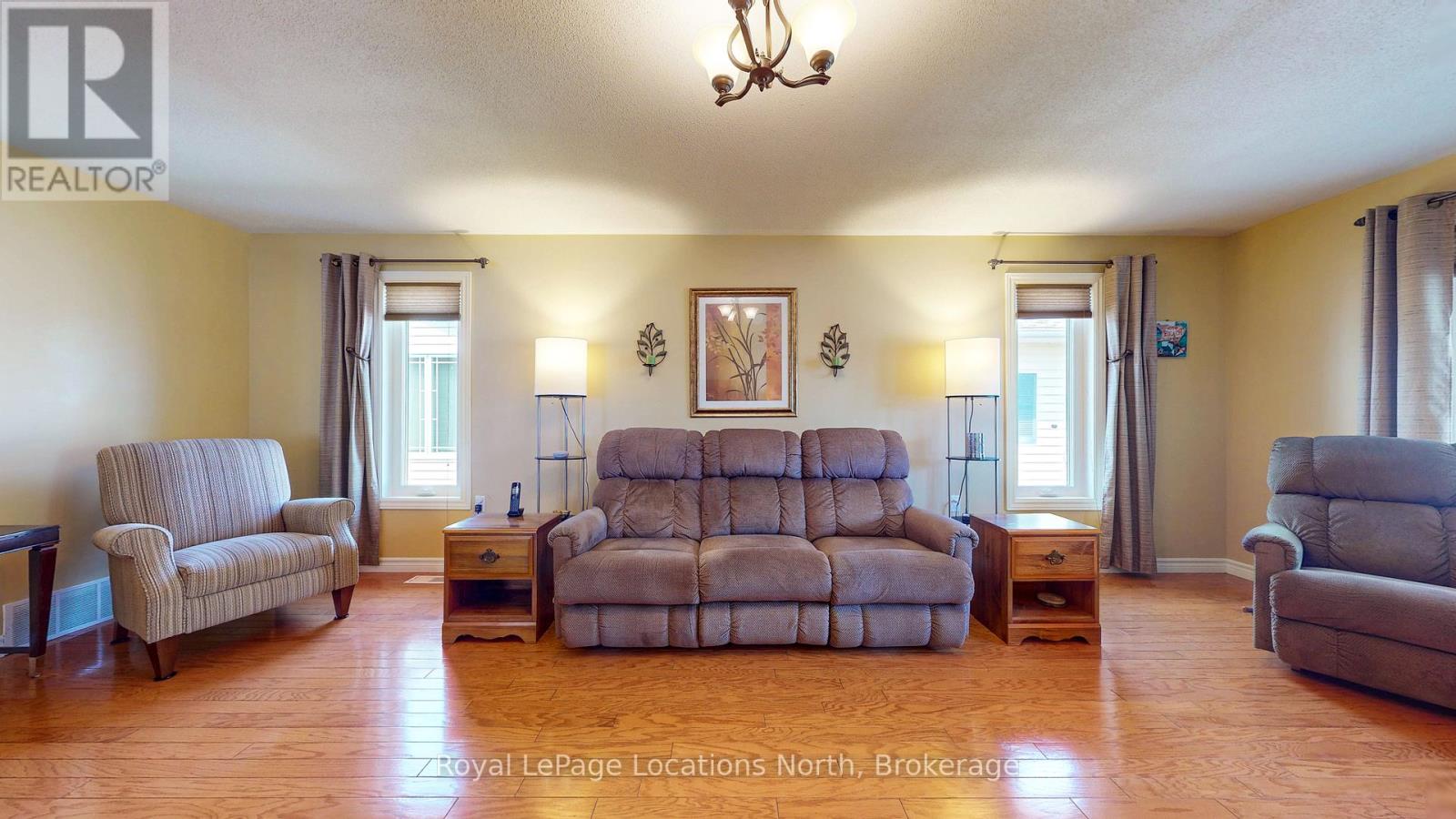 20 Illinois Crescent, Wasaga Beach, Ontario  L9Z 3A8 - Photo 8 - S12326743