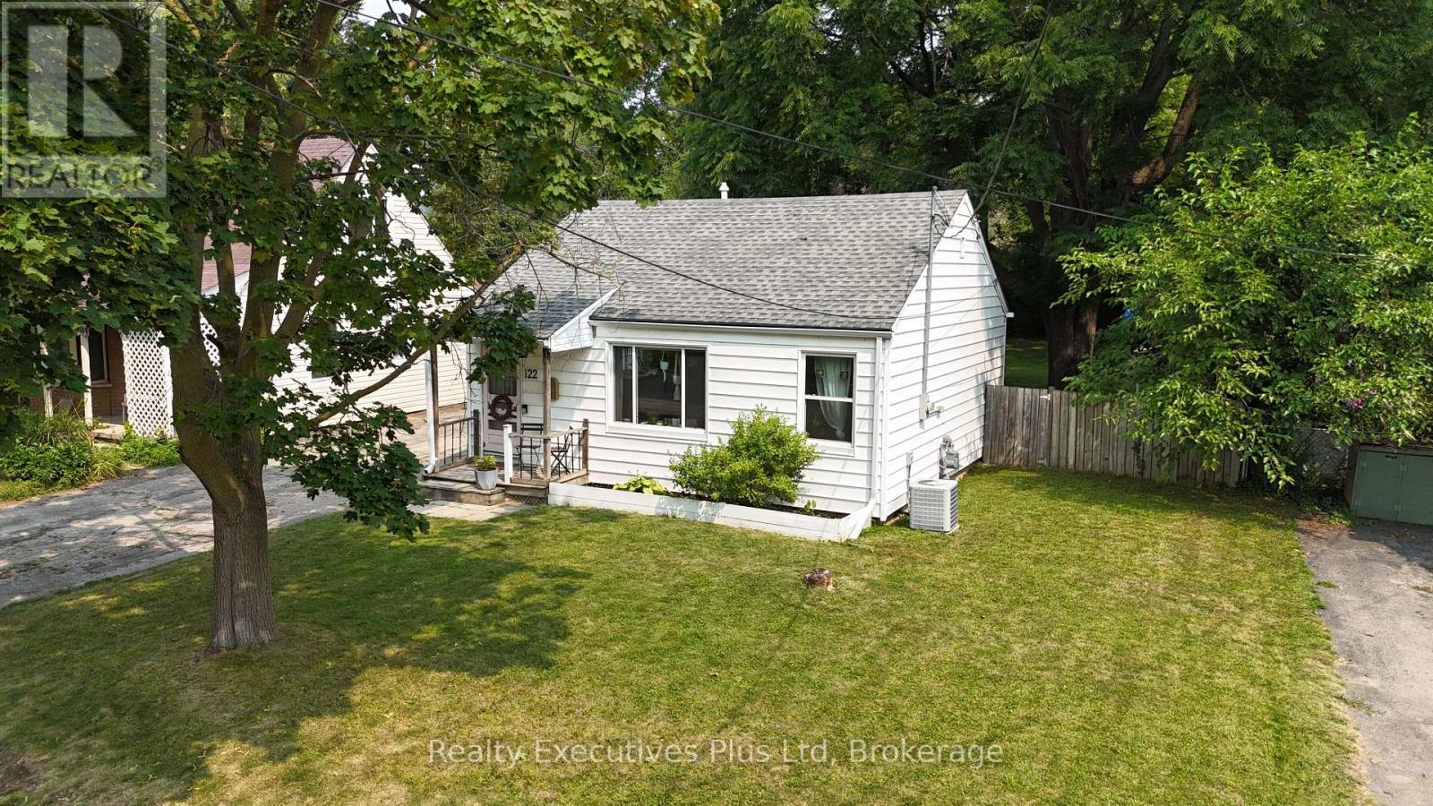 122 Spadina Road E, Kitchener, Ontario  N2M 3X4 - Photo 2 - X12326702