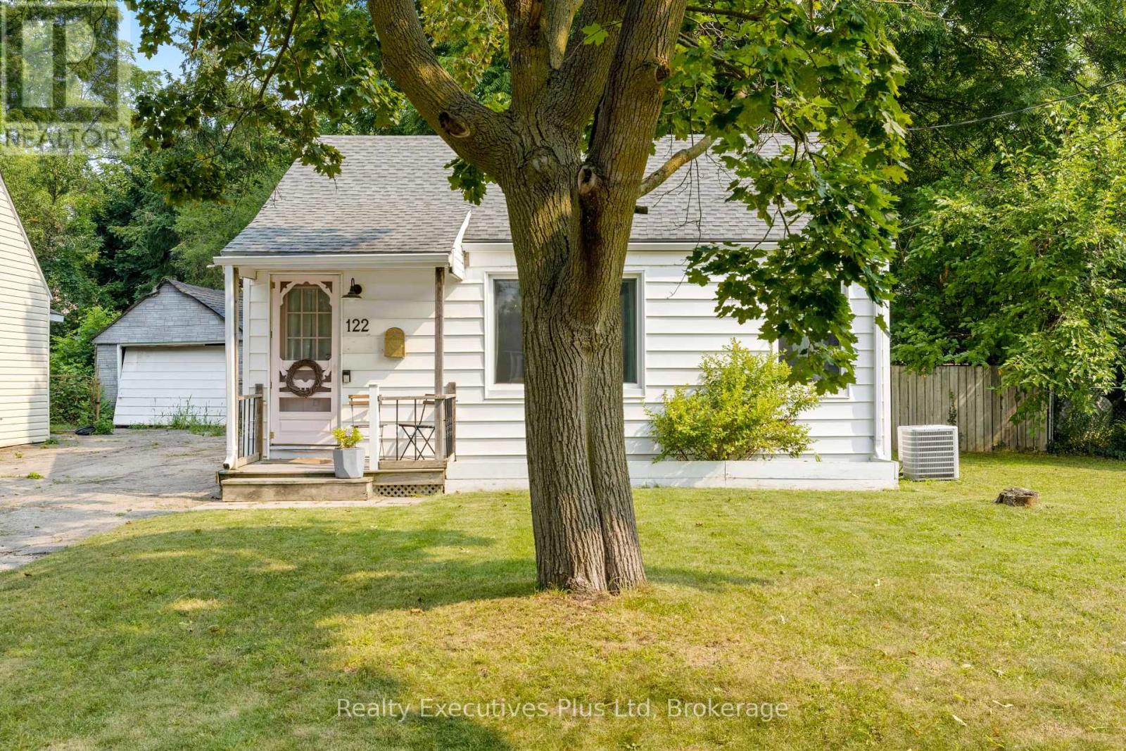 122 Spadina Road E, Kitchener, Ontario  N2M 3X4 - Photo 4 - X12326702