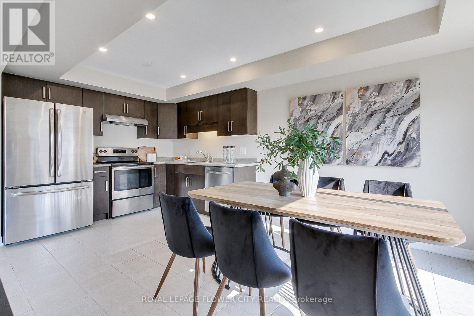 28 Wilkerson Street, Thorold, Ontario  L2V 0G4 - Photo 11 - X12326603