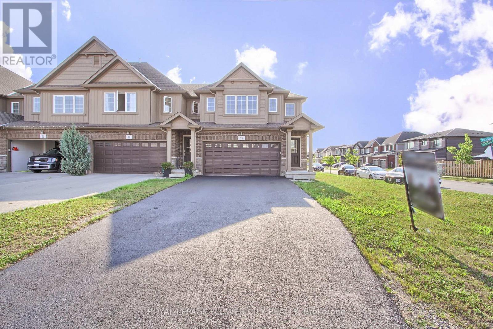 28 Wilkerson Street, Thorold, Ontario  L2V 0G4 - Photo 2 - X12326603