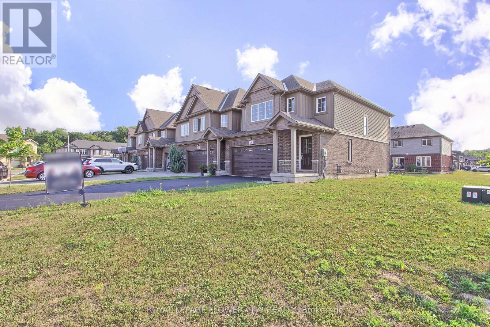 28 Wilkerson Street, Thorold, Ontario  L2V 0G4 - Photo 3 - X12326603