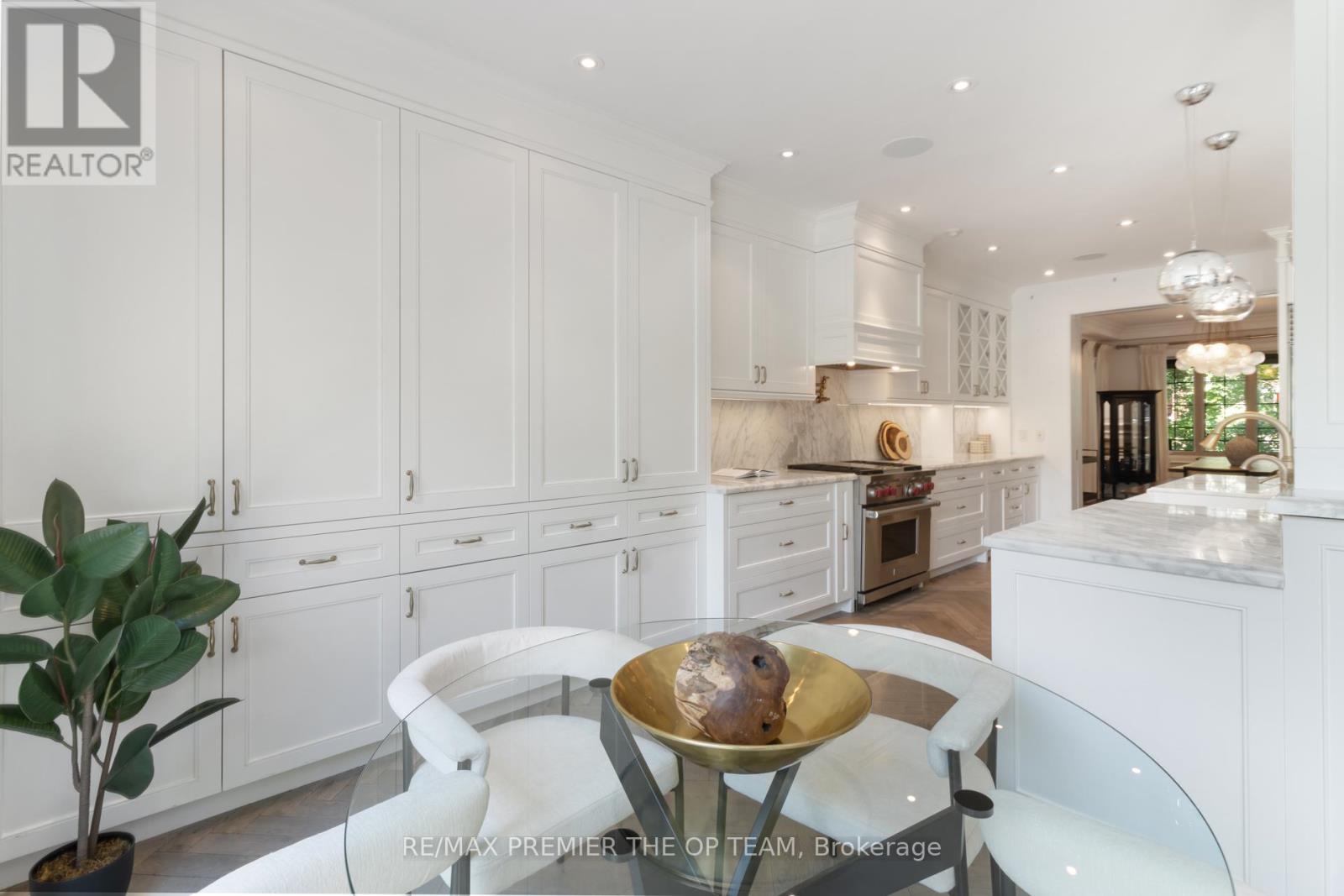 37 St Andrews Gardens, Toronto, Ontario  M4W 2C9 - Photo 14 - C12324369