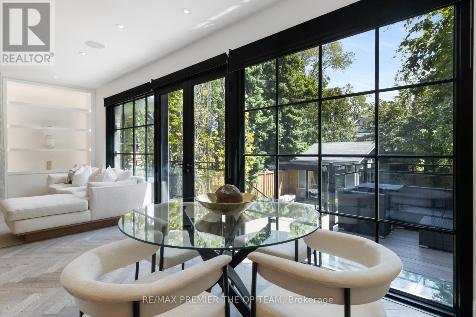 37 St Andrews Gardens, Toronto, Ontario  M4W 2C9 - Photo 15 - C12324369