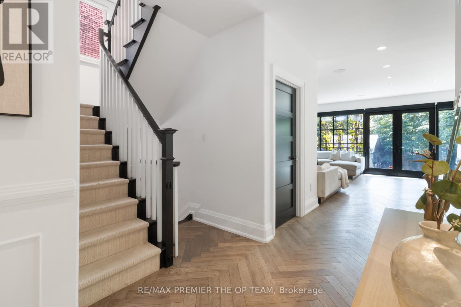 37 St Andrews Gardens, Toronto, Ontario  M4W 2C9 - Photo 19 - C12324369
