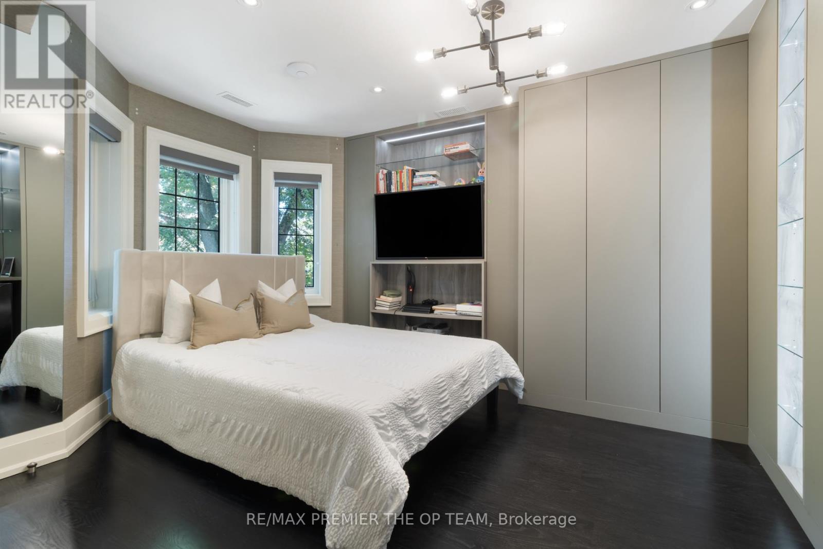 37 St Andrews Gardens, Toronto, Ontario  M4W 2C9 - Photo 24 - C12324369