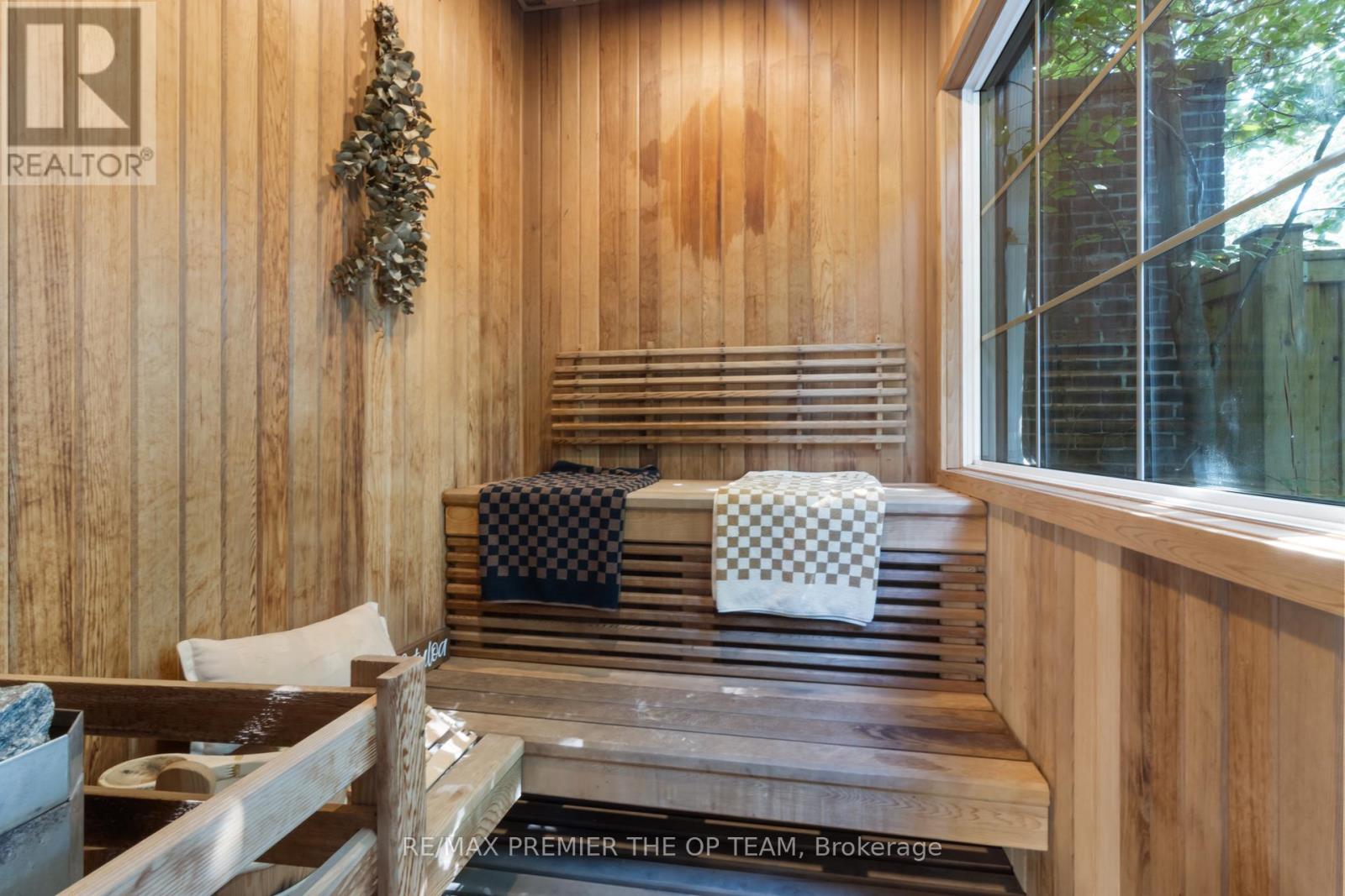 37 St Andrews Gardens, Toronto, Ontario  M4W 2C9 - Photo 49 - C12324369
