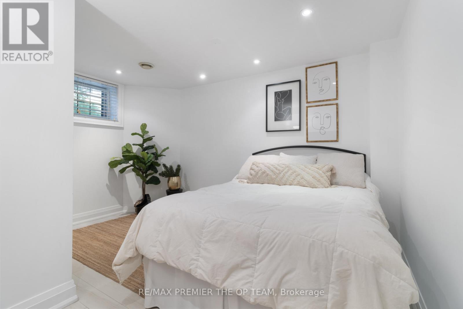 37 St Andrews Gardens, Toronto, Ontario  M4W 2C9 - Photo 35 - C12324369