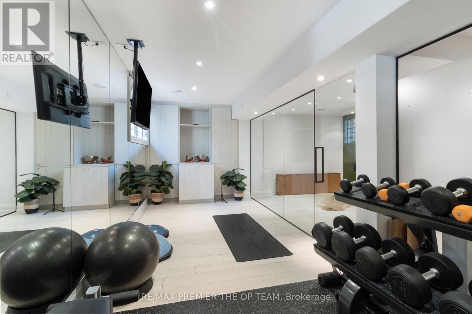 37 St Andrews Gardens, Toronto, Ontario  M4W 2C9 - Photo 39 - C12324369