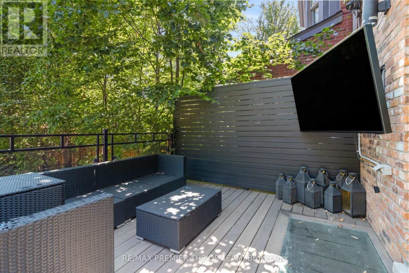 37 St Andrews Gardens, Toronto, Ontario  M4W 2C9 - Photo 42 - C12324369