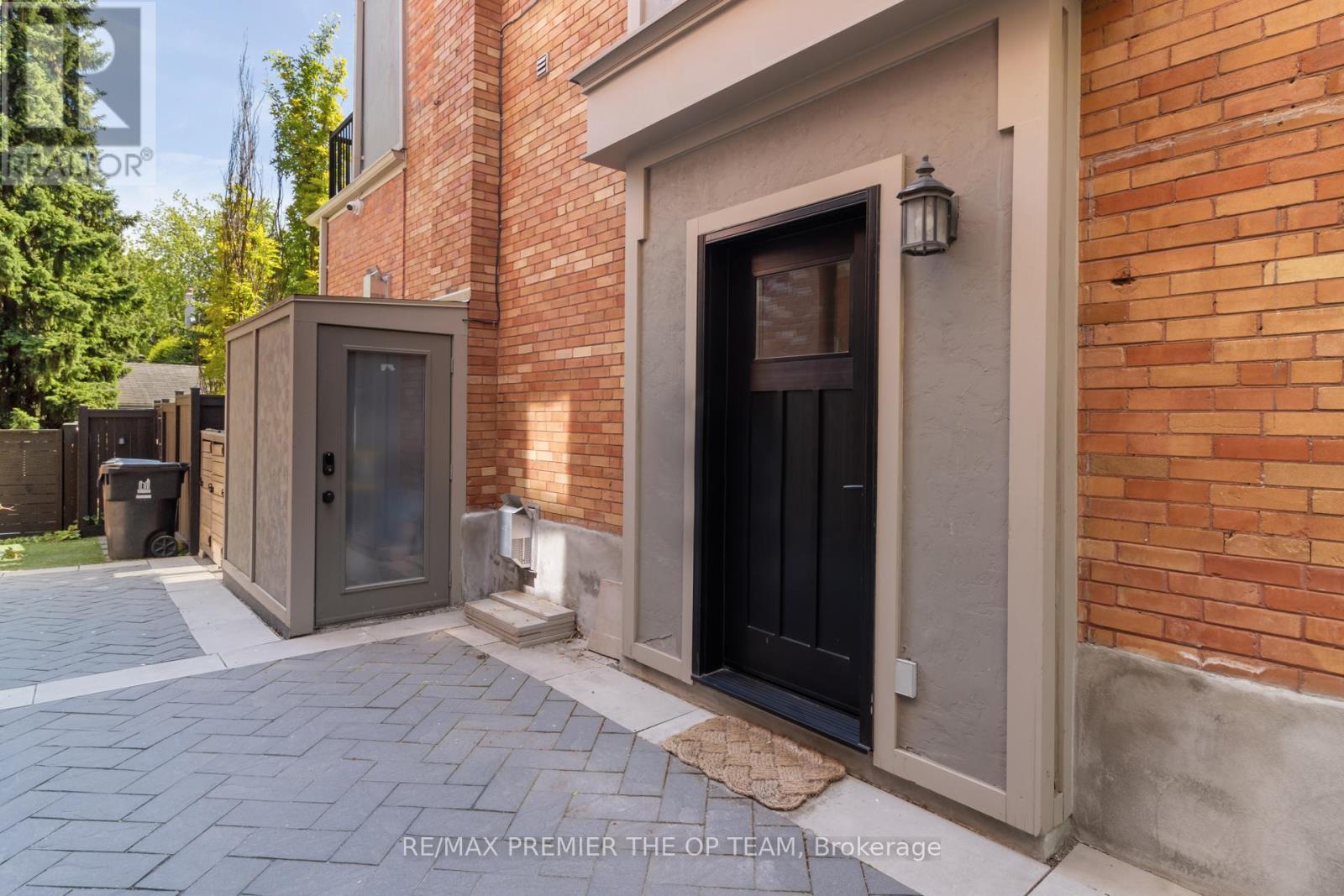 37 St Andrews Gardens, Toronto, Ontario  M4W 2C9 - Photo 40 - C12324369
