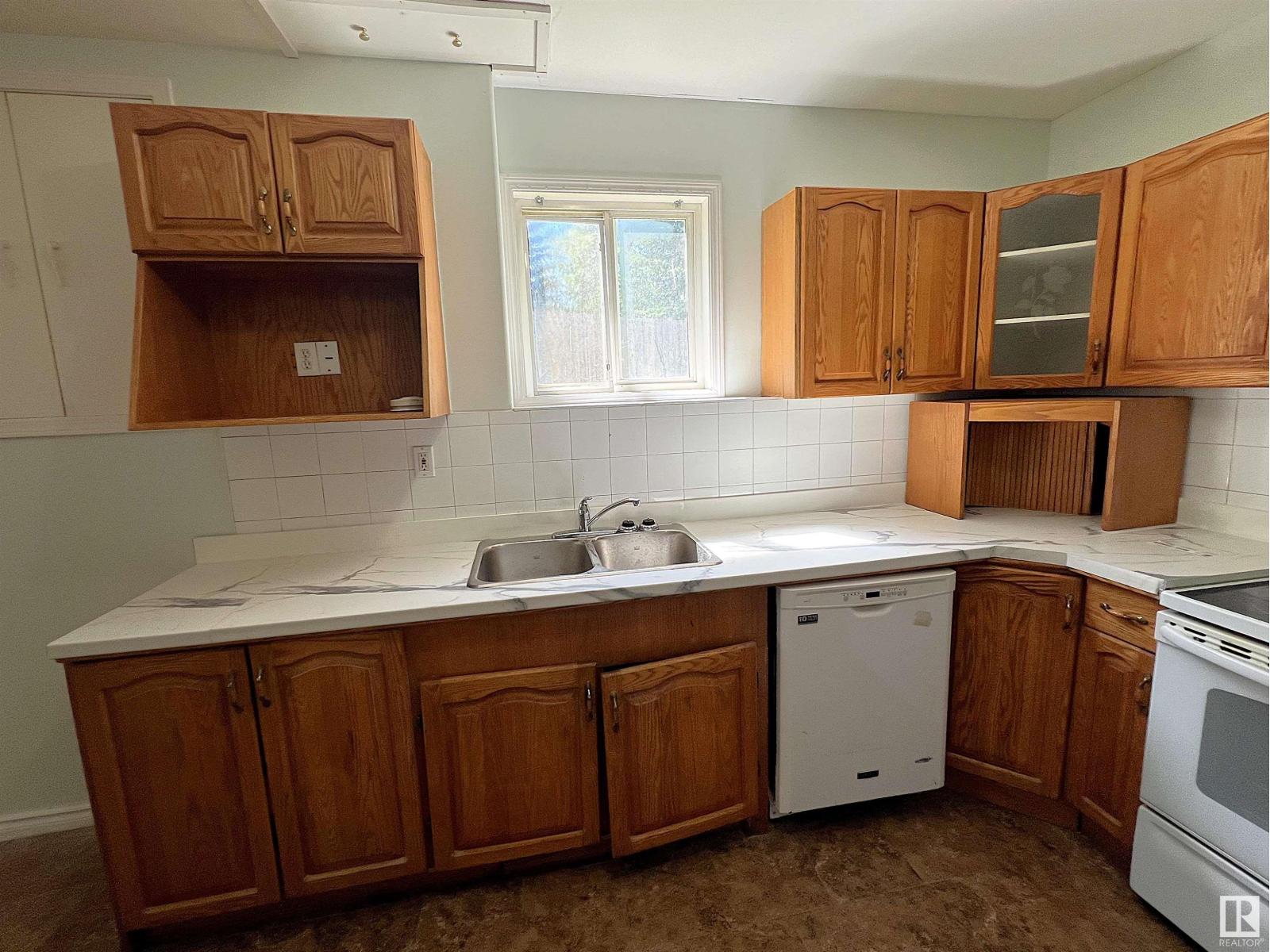 908 Jordan Cr Nw, Edmonton, Alberta  T6L 6X5 - Photo 34 - E4450963