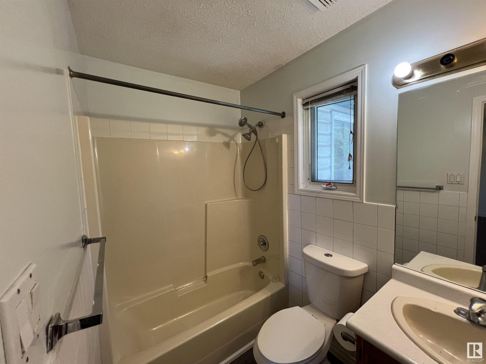 908 Jordan Cr Nw, Edmonton, Alberta  T6L 6X5 - Photo 18 - E4450963