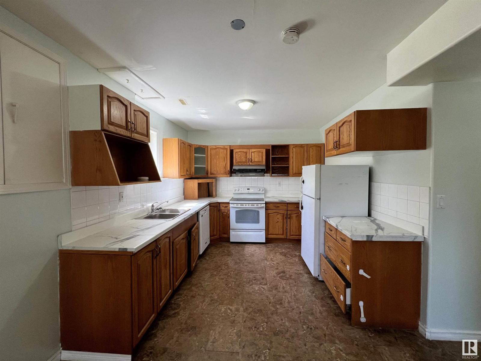 908 Jordan Cr Nw, Edmonton, Alberta  T6L 6X5 - Photo 33 - E4450963