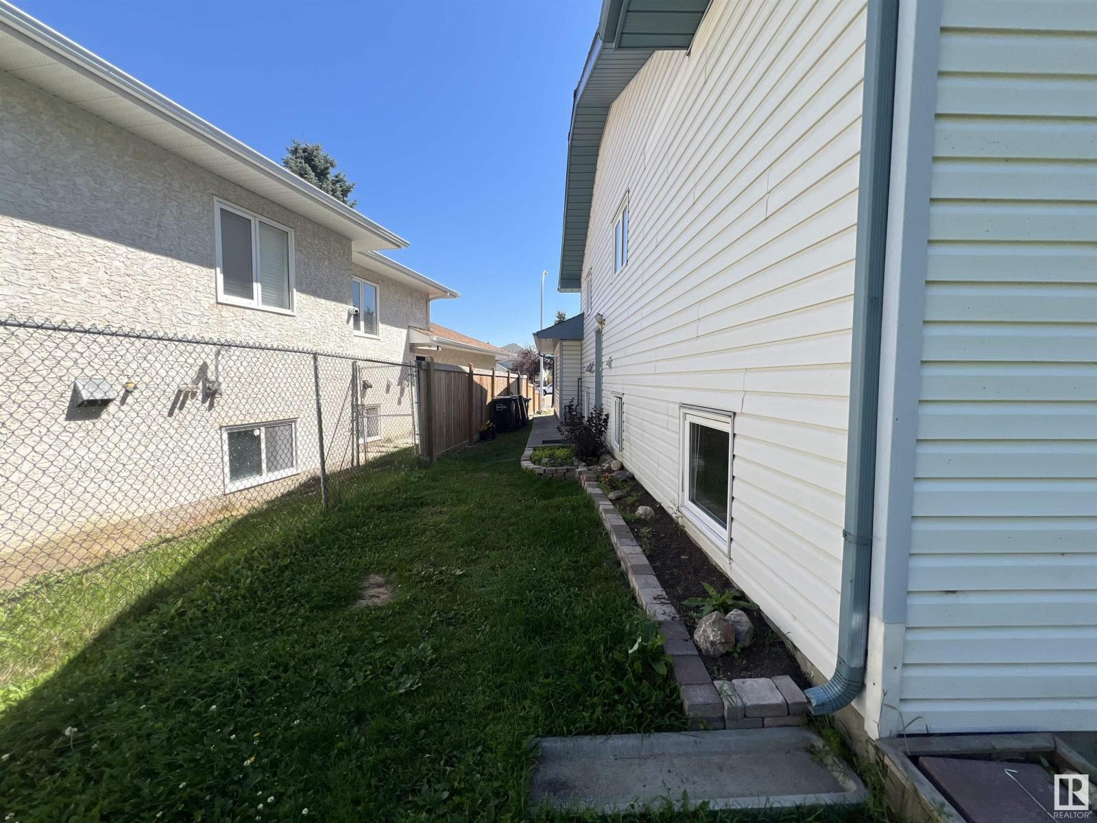 908 Jordan Cr Nw, Edmonton, Alberta  T6L 6X5 - Photo 54 - E4450963