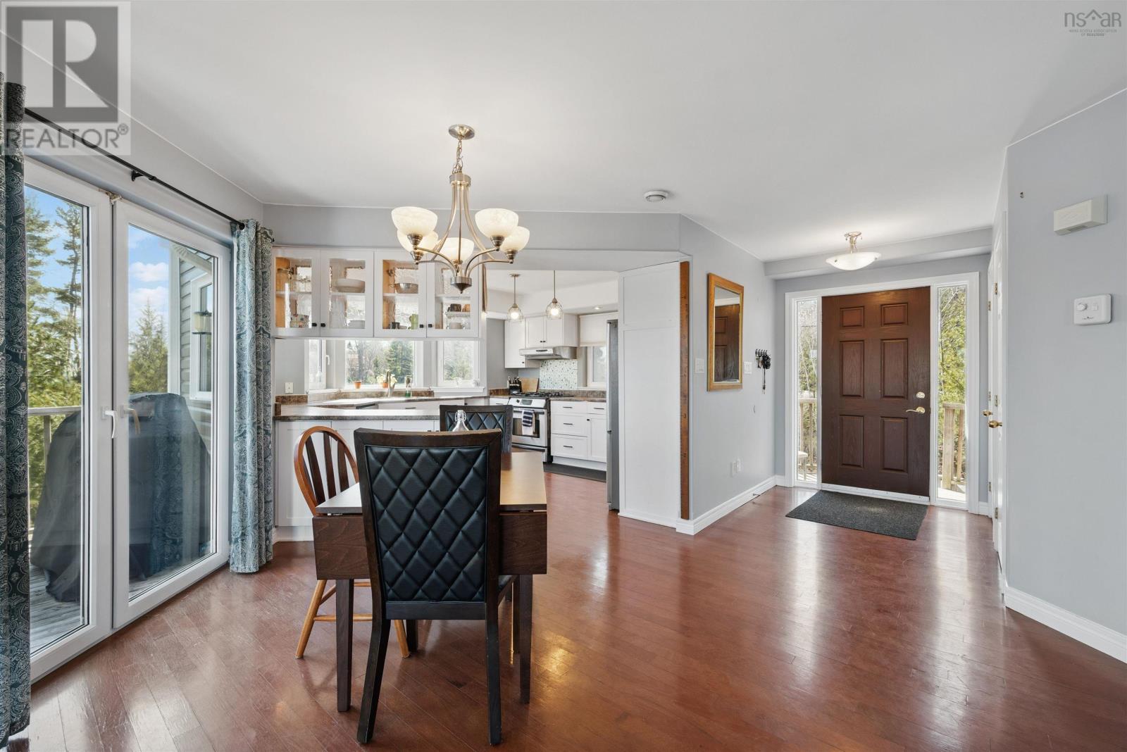 Property at 31 Limestone Avenue image 3