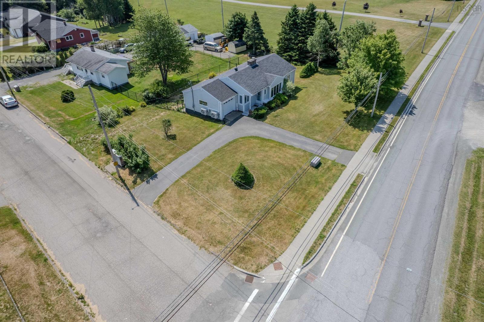 929 Coxheath Road, Coxheath, Nova Scotia  B1L 1E1 - Photo 2 - 202518997