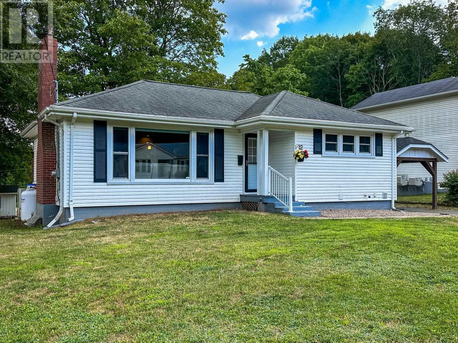 12 Southview Avenue, Kentville, Nova Scotia  B4N 2N1 - Photo 1 - 202519267