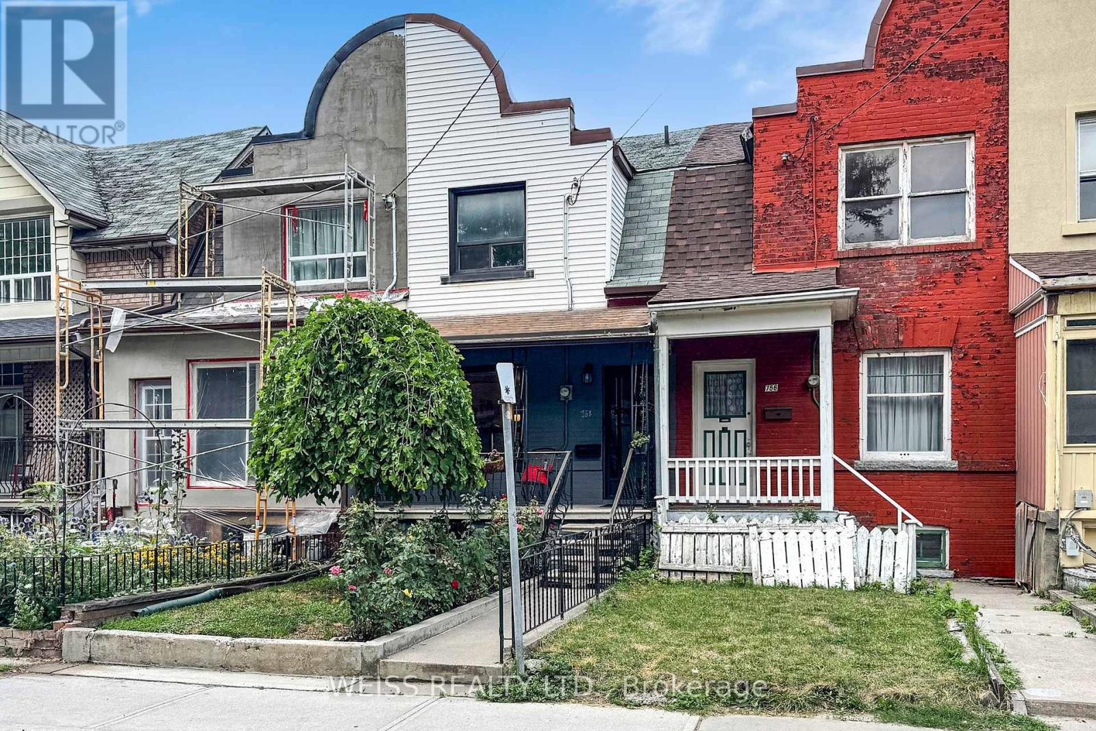 Property at 758 RICHMOND STREET W image 3