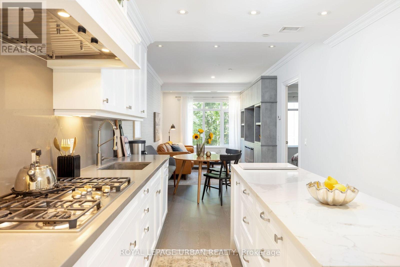 Property at 223 - 1900 BAYVIEW AVENUE image 2