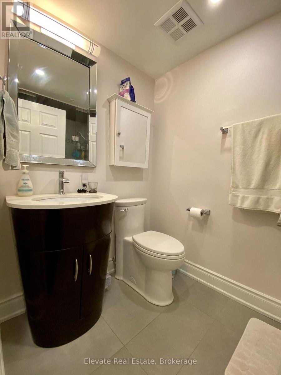 Uph 1 - 55 Bloor Street E, Toronto, Ontario  M4W 1A9 - Photo 17 - C12326776