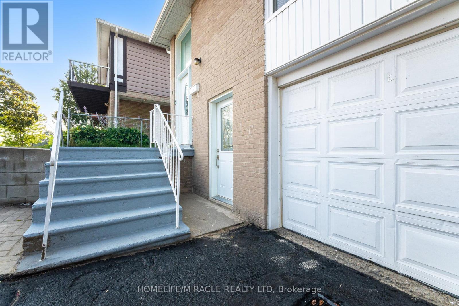 Property at 81 PETTIBONE SQUARE image 5