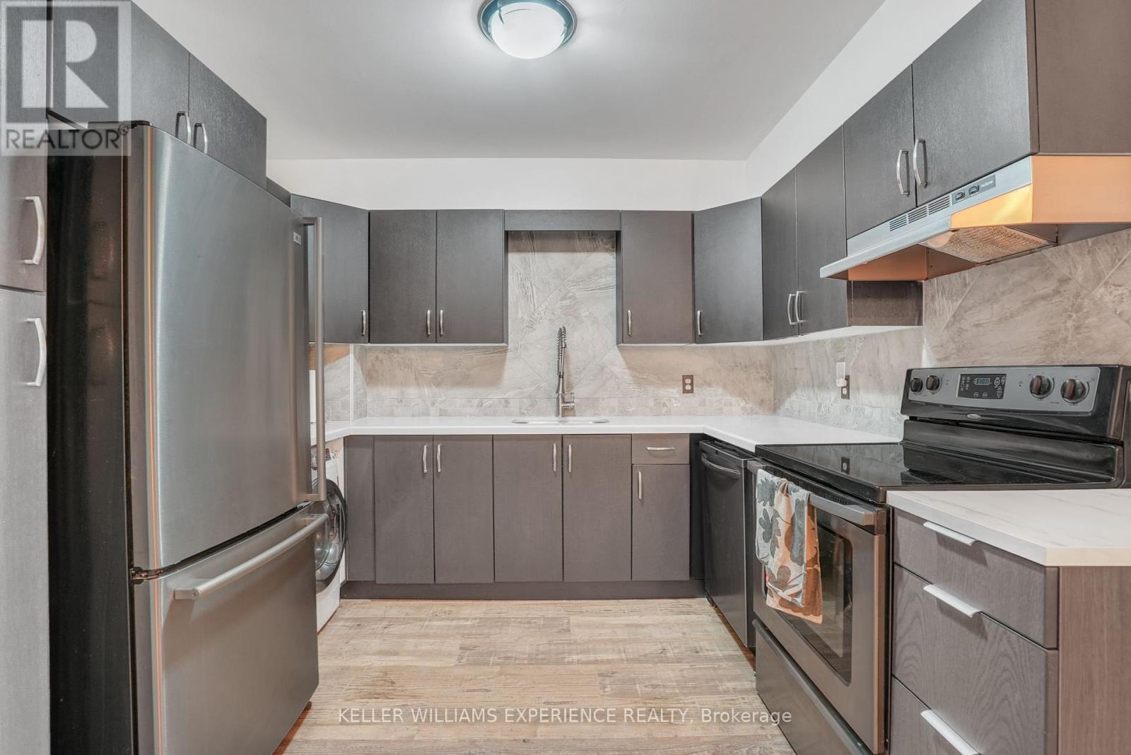 312 - 126 Bell Farm Road, Barrie, Ontario  L4M 6J3 - Photo 3 - S12326742