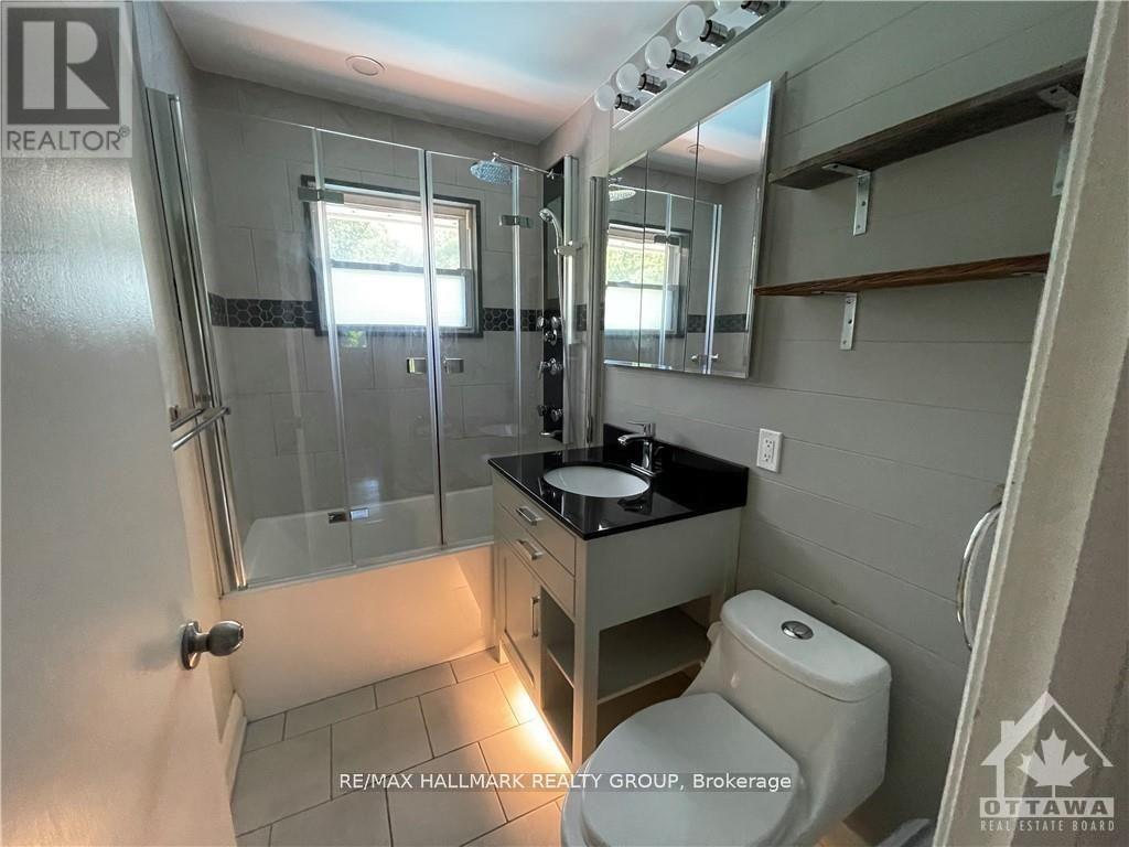 38 Capilano Drive, Ottawa, Ontario  K2E 6G4 - Photo 5 - X12326917