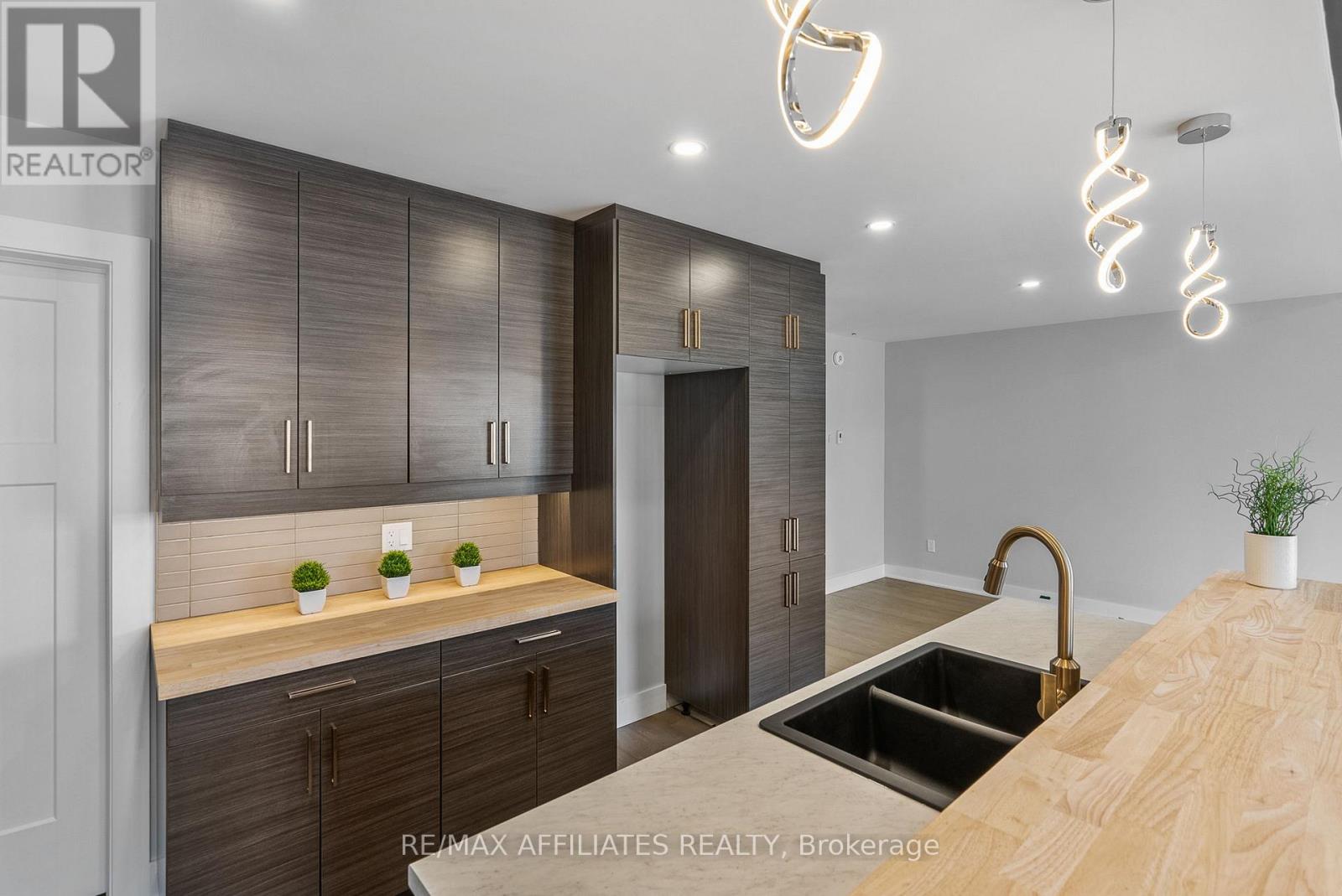 19b Dundas Street, South Dundas, Ontario  K0E 1K0 - Photo 14 - X12326926