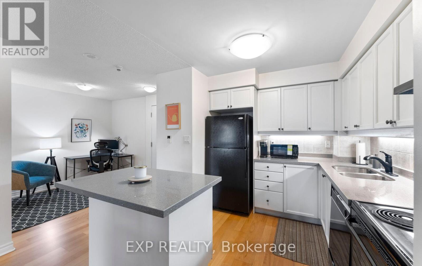 1202 - 3880 Duke Of York Boulevard, Mississauga (City Centre), Ontario  L5B 4M7 - Photo 10 - W12204481