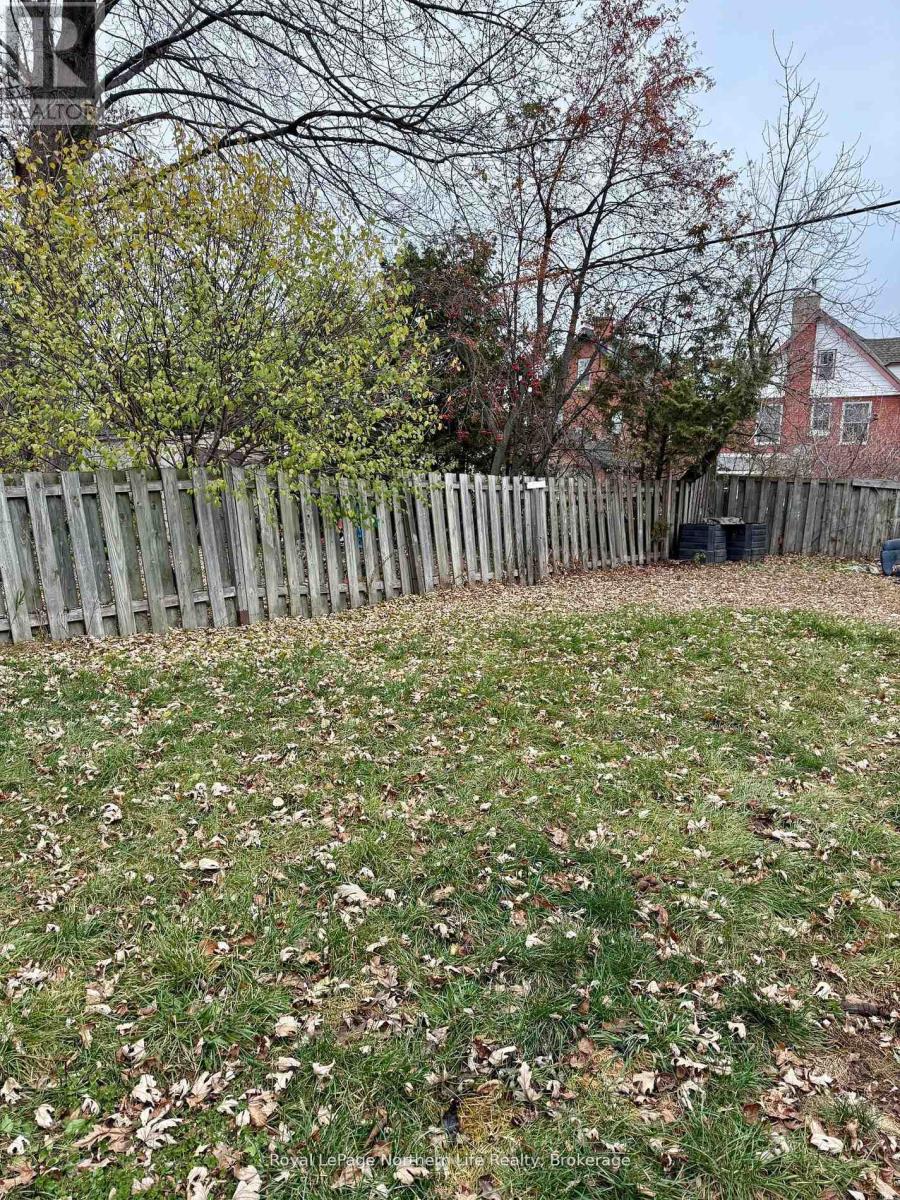 Property at 230 THIRD AVENUE W image 3