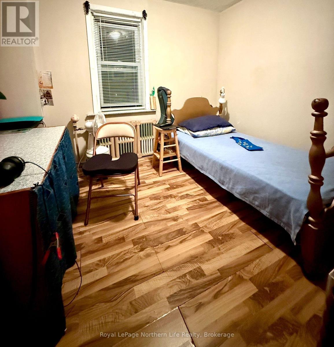 Property at 230 THIRD AVENUE W image 5