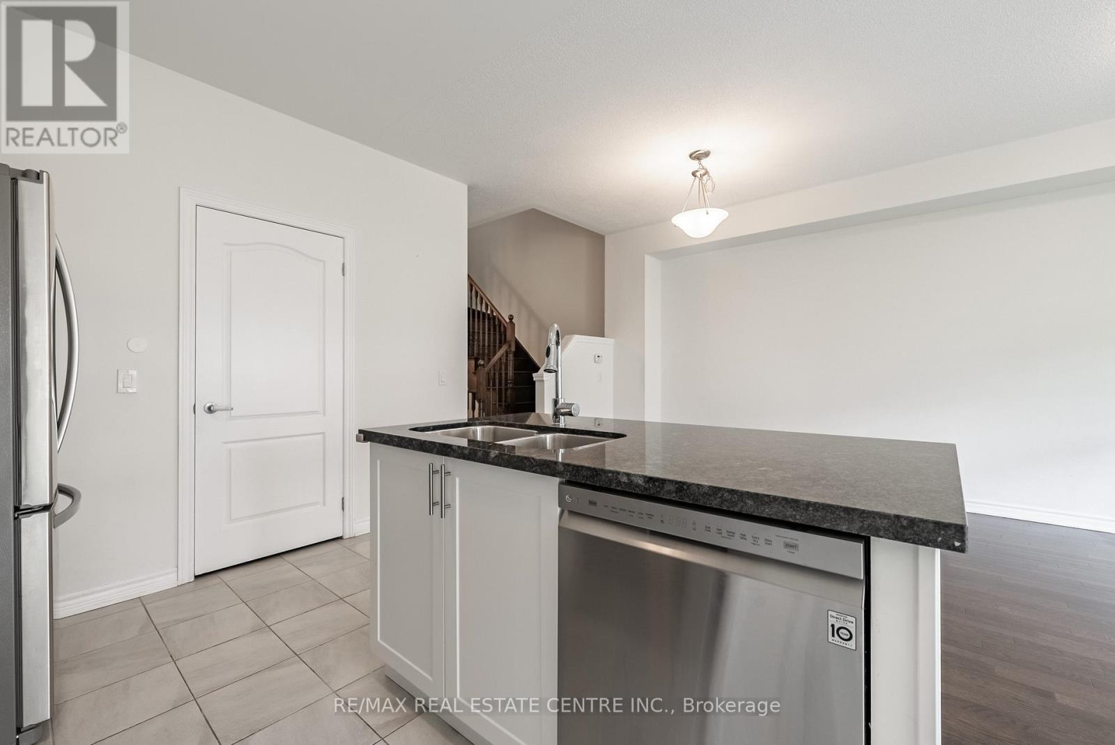 391 Athabasca Common, Oakville, Ontario  L6H 0R5 - Photo 15 - W12326836